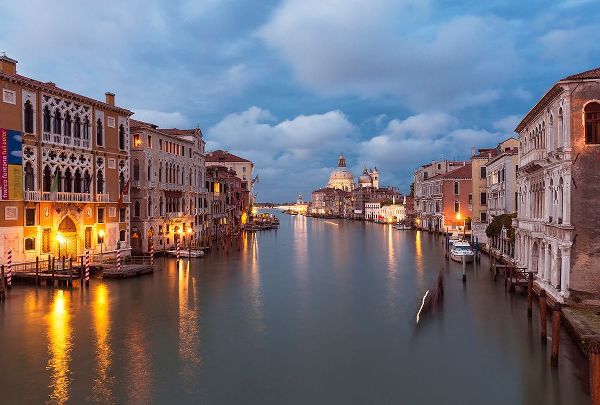 Jaynes Gallery 아티스트의 Europe-Italy-Venice-Sunset over Grand Canal작품입니다.